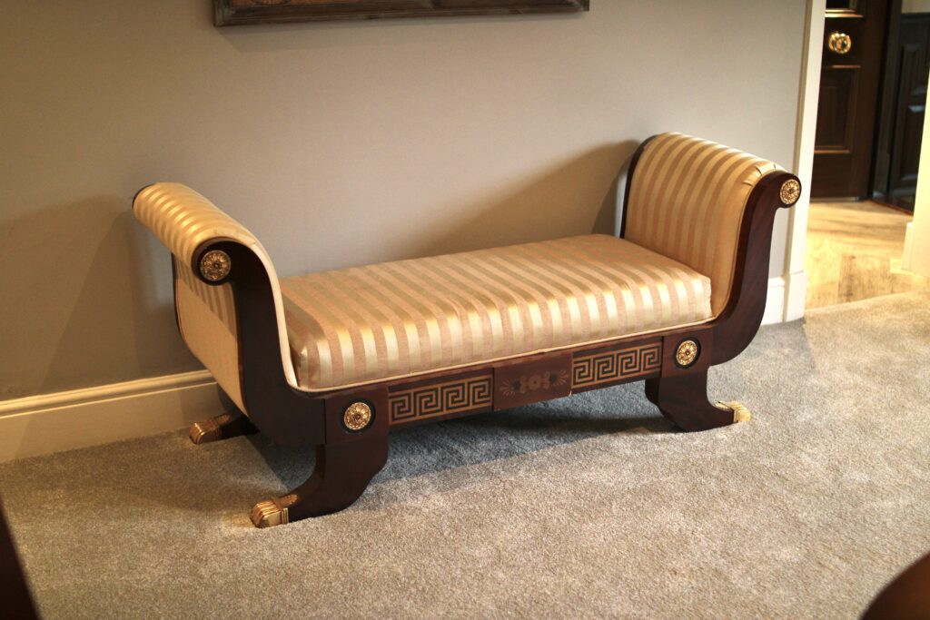 Relaxed seating area in the living room at Habberjam Farm