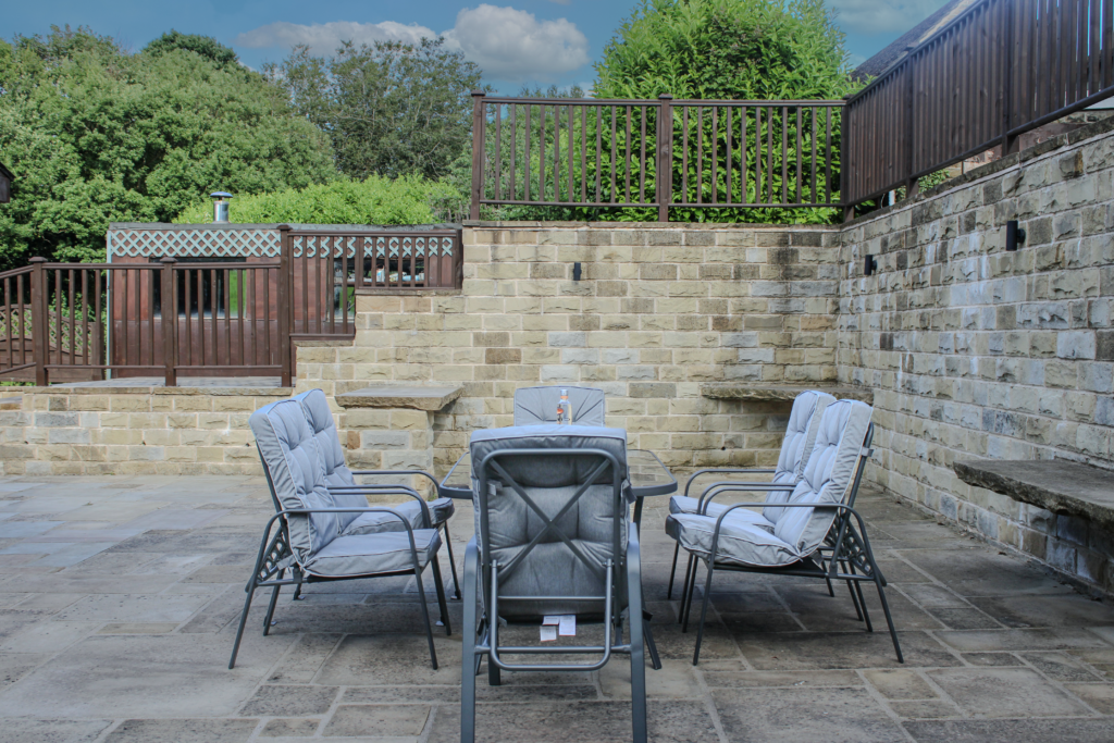 patio area at Habberjam Farm