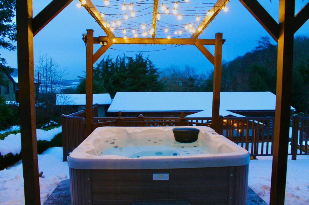 Outdoor hot tub at Habberjam Farm luxury retreat in Derbyshire