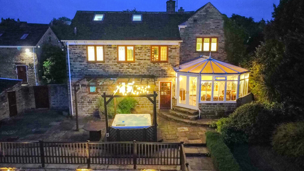 hot tub at Habberjam Farm drone shot